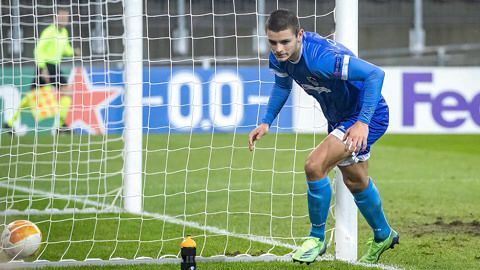 凭借他在中 凭借他在中